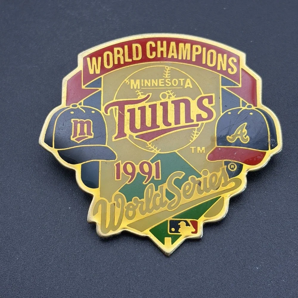 MLB Baseball Minnesota Twins 1991 World Series‎ Champions Braves Lapel Hat Pin